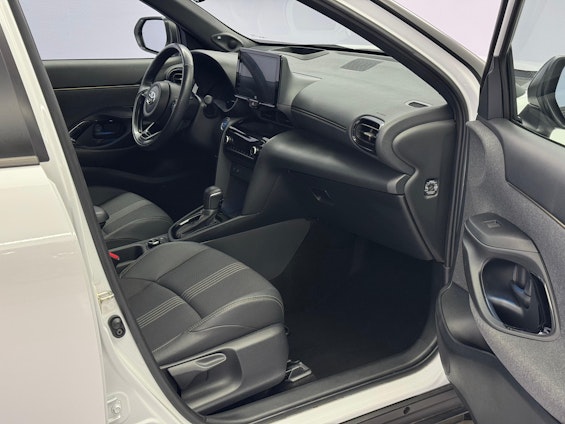 Vehicle image 7
