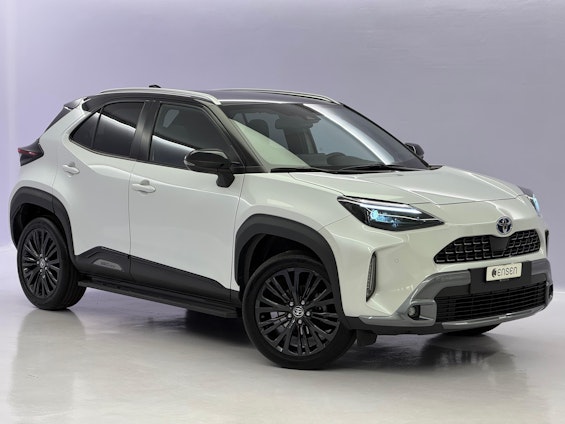 First vehicle image