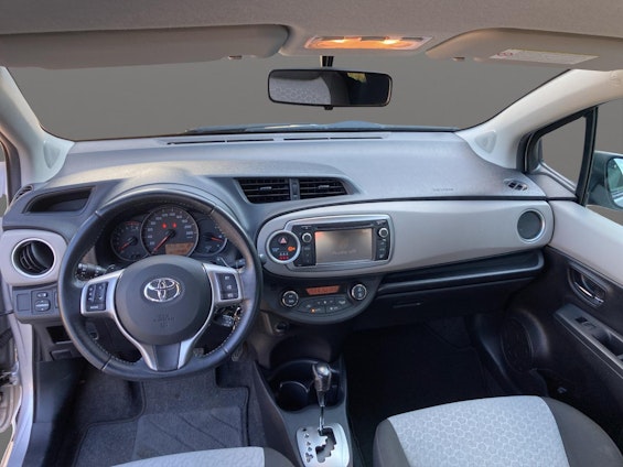 Vehicle image 12 Vehicle image 12