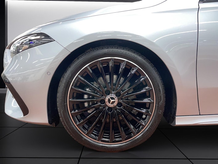 Vehicle image MERCEDES-BENZ A 200