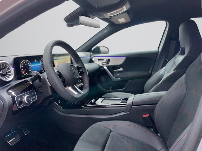 Vehicle image MERCEDES-BENZ A 200