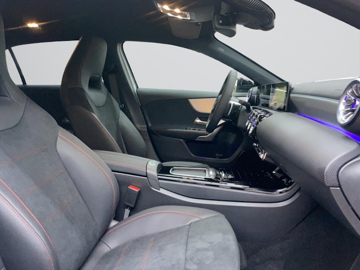 Vehicle image MERCEDES-BENZ A 200