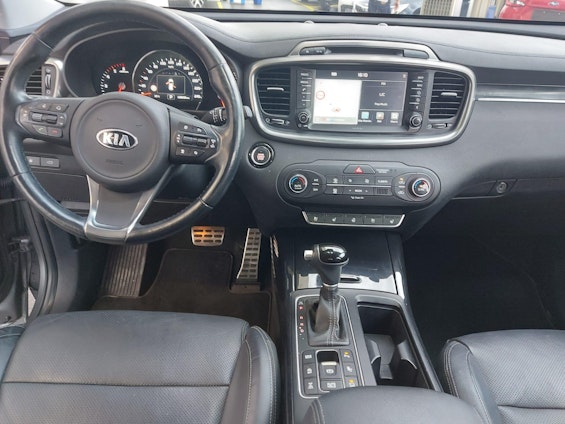 Vehicle image 18 Vehicle image 18