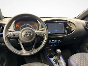 https://vehicle.imgix.net/4031721/538668a0-d004-4f75-9617-ea5fd2ee96fc.jpg