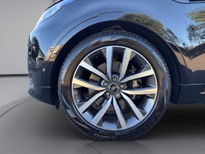 Vehicle image LAND ROVER Discovery 3.0 I6 Metropolitan Edition