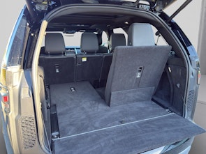 Vehicle image LAND ROVER Discovery 3.0 I6 Metropolitan Edition