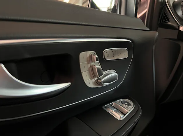 Mercedes-Benz V 300 d Swiss Ed. lang 4matic Van