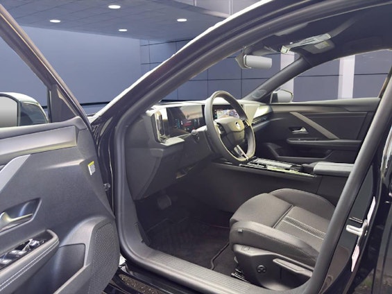 Vehicle image 5 Vehicle image 5