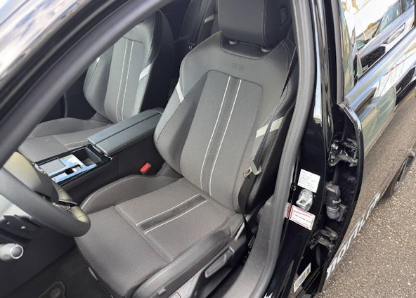 Vehicle image 9 Vehicle image 9