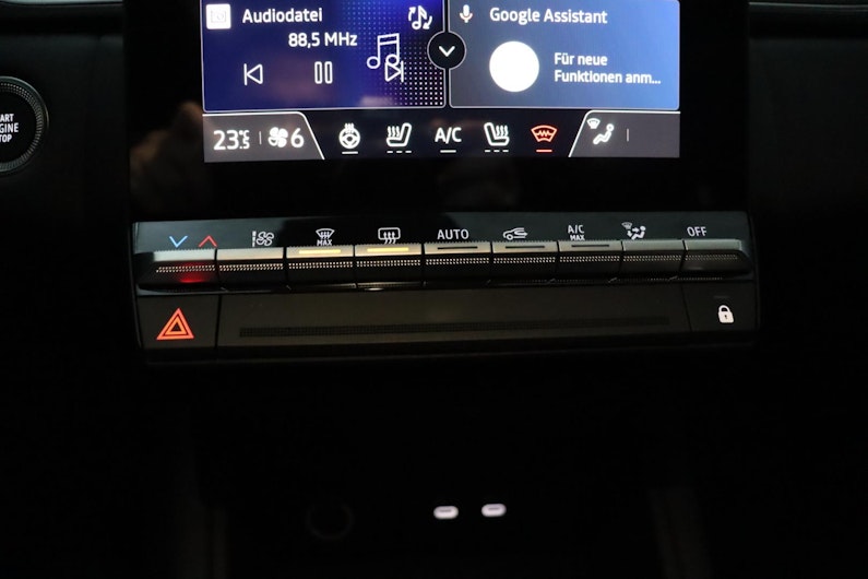 Vehicle image MITSUBISHI GRANDIS