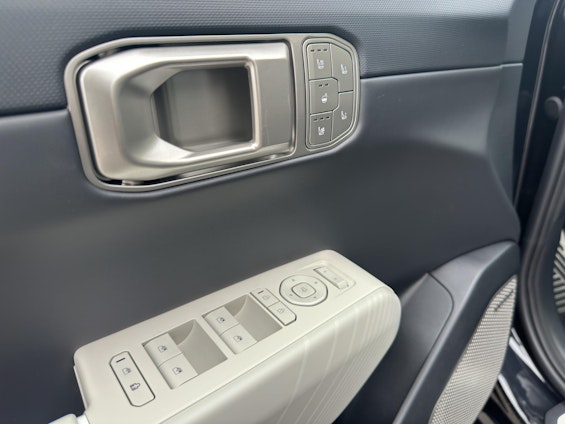 Vehicle image 8 Vehicle image 8