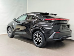 Vehicle image TOYOTA C-HR 2.0 PHEV Swiss Edition
