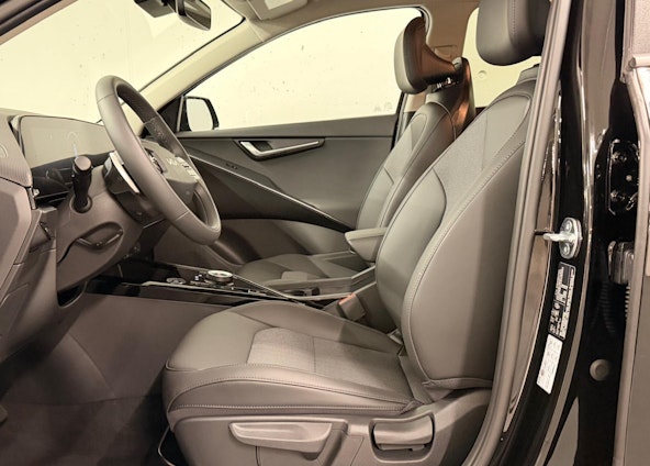 Vehicle image 4 Vehicle image 4