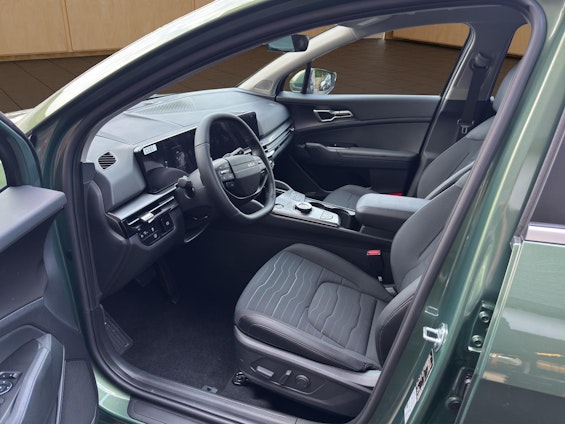 Vehicle image 6 Vehicle image 6