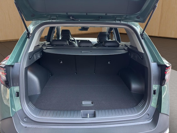 Vehicle image 13 Vehicle image 13