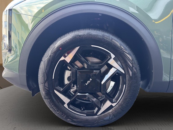 Vehicle image 14 Vehicle image 14