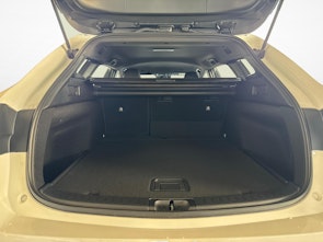 Vehicle image TOYOTA Corolla Touring Sports 1.8 HSD Comfort