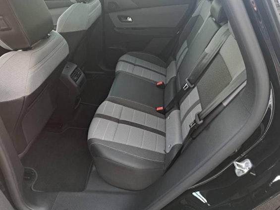 Vehicle image 9 Vehicle image 9