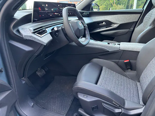 Peugeot 5008 1.2 Hybrid Allure Premium