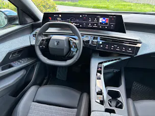 Peugeot 5008 1.2 Hybrid Allure Premium