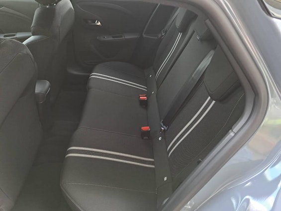 Vehicle image 9 Vehicle image 9