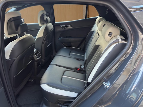 Vehicle image 10 Vehicle image 10