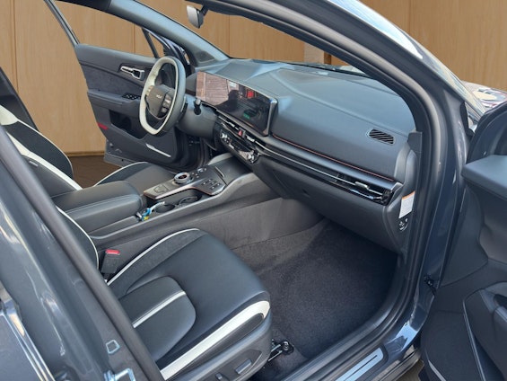 Vehicle image 11 Vehicle image 11