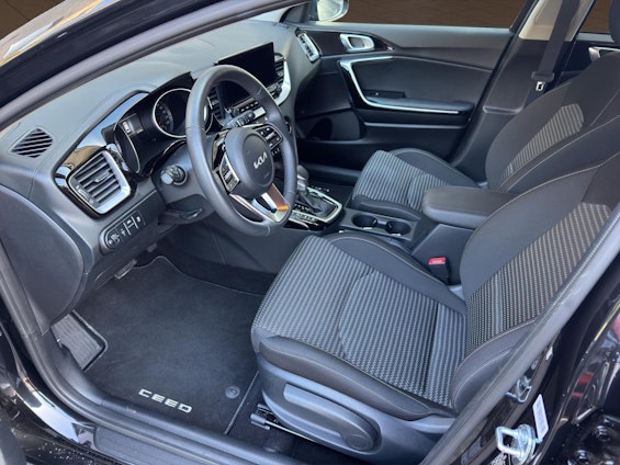 Vehicle image 6 Vehicle image 6