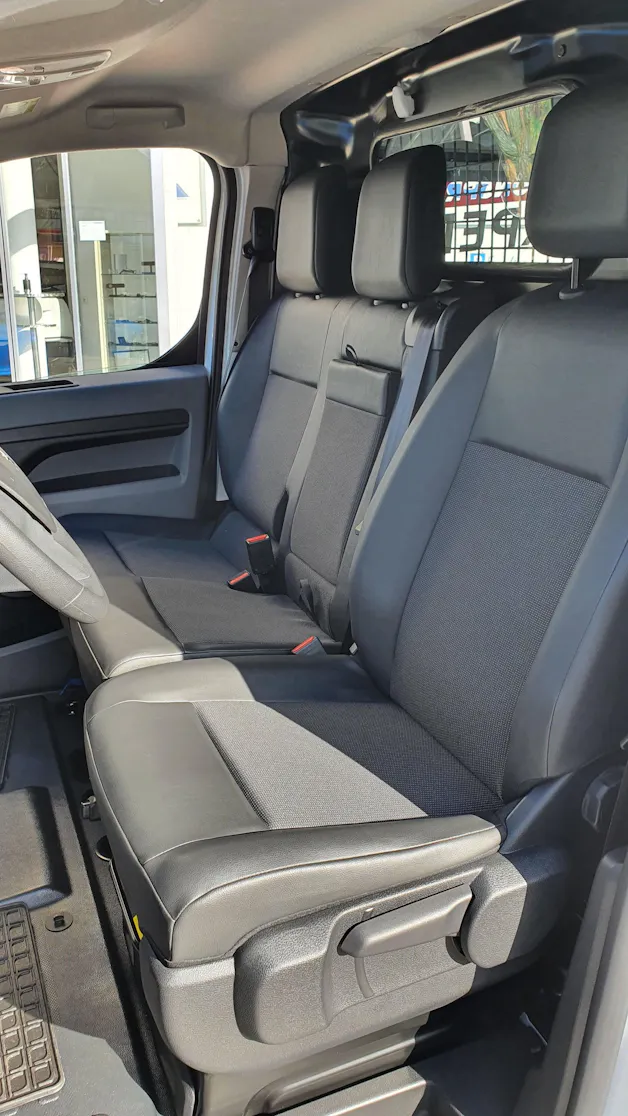 Peugeot e-Expert 50 KWh Standard