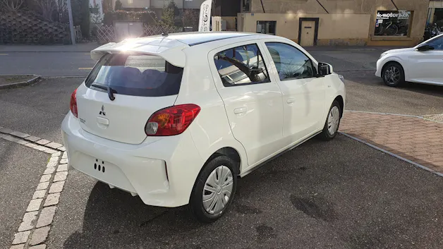 Mitsubishi Helvetia Star Automat mit Rückfahrkamera
