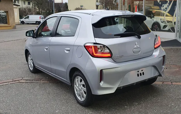 Mitsubishi Helvetia Star Automat mit Rückfahrkamera