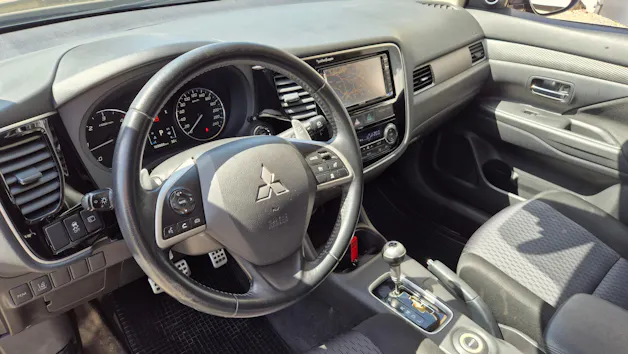 Mitsubishi Outlander 2.2DID Intense AHK bis 2.0t