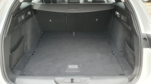 Peugeot 308 1.6 PHEV 225 GT / Helvetia