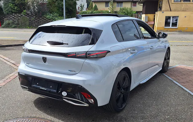 Peugeot 308 1.6 PHEV 225 GT / Helvetia