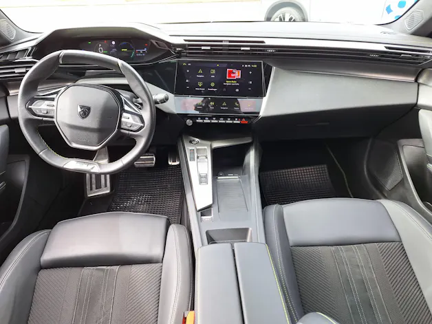 Peugeot 308 1.6 PHEV 225 GT / Helvetia