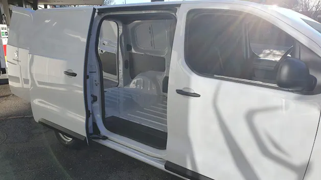 Peugeot e-Expert 50KWh Long / Helvetia