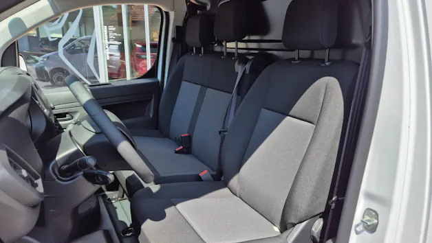 Peugeot e-Expert 50KWh Long / Helvetia