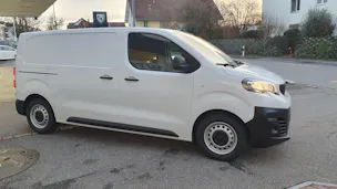 Peugeot e-Expert 50KWh Long / Helvetia