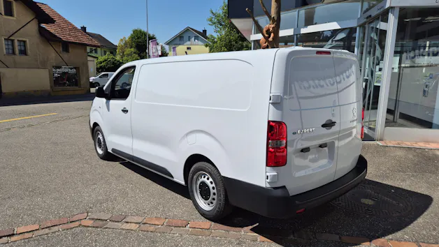 Peugeot e-Expert 50KWh Long / Helvetia