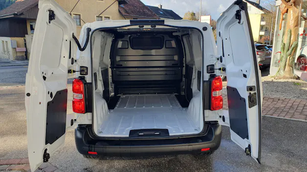 Peugeot e-Expert 50KWh Long / Helvetia