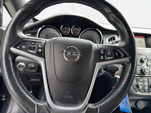 Opel Cascada 1.6i 16V Cosmo Automat