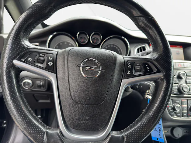 Opel Cascada 1.6i 16V Cosmo Automat