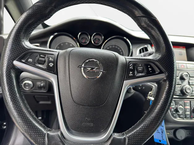 Opel Cascada 1.6i 16V Cosmo Automat