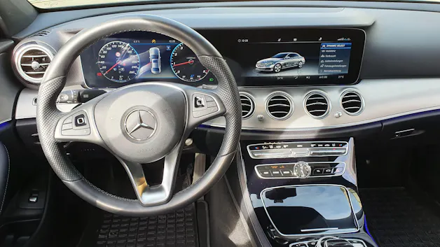 Mercedes-Benz E 200 Exclusive 4Matic / Helvetia