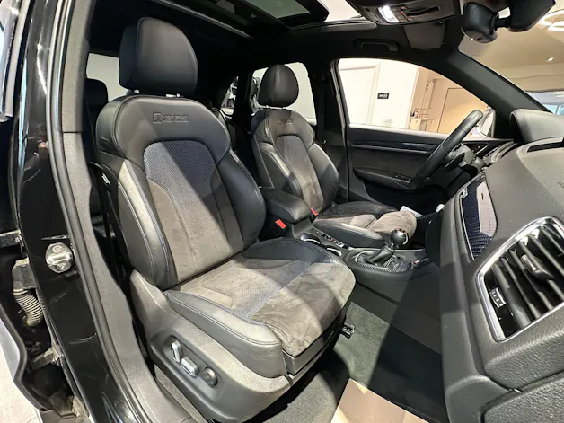 Audi RS Q3 2.5 TFSI performance quattro S-tronic