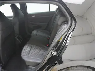 VW Golf VIII 1.5 eTSI R-Line DSG