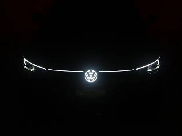 VW Golf VIII 1.5 eTSI R-Line DSG