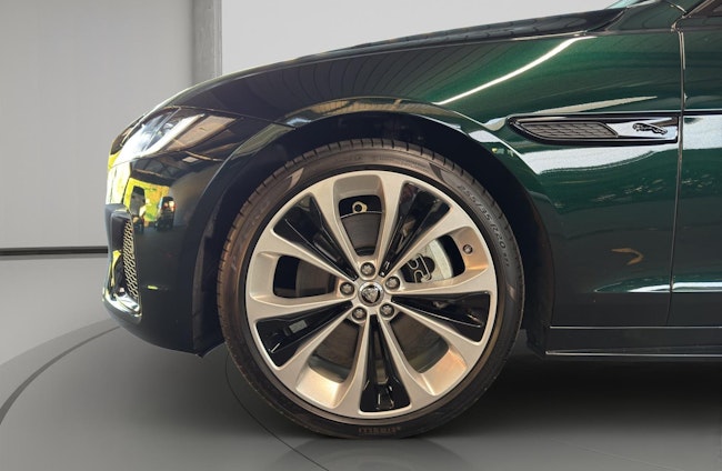 Vehicle image 17 Vehicle image 17