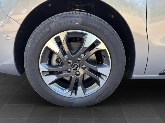 Vehicle image 15 Vehicle image 15