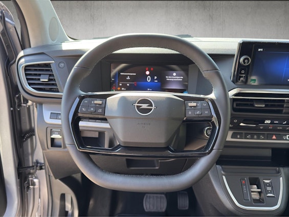 Vehicle image 9 Vehicle image 9